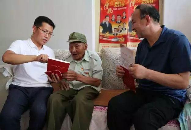 全国首个省级咯血中心在渝授牌